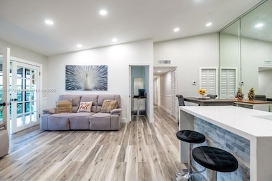 929 NE 199th St unit 203, Miami, FL 33179 - photo 4