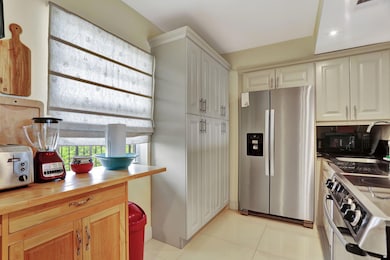 2850 N Palm Aire Dr unit 605, Pompano Beach, FL 33069 - photo 3