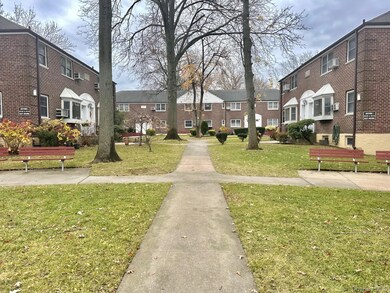 253-32 61st Ave unit 1, Little Neck, NY 11362 - photo 2