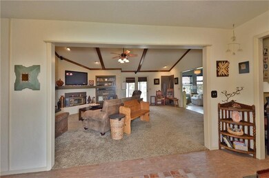 23400 Bob White Dr, Edmond, OK 73025 - photo 3