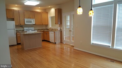 8314 Lyndhurst St, Laurel, MD 20724 - photo 5