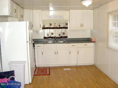 11101 Lipscomb kitchen