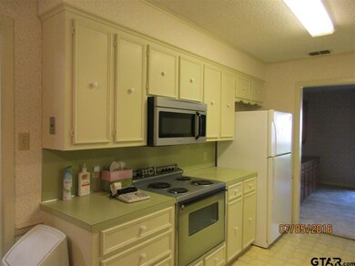 8227 8227 Purdue Dr, Tyler, TX 75703 - photo 7