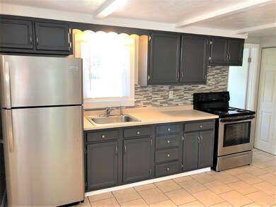 424 Britton St unit 1, Chicopee, MA 01020 - photo 2