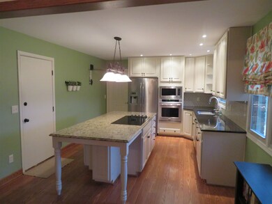 5311 W Sherwood Dr, Newburgh, IN 47630 - photo 2