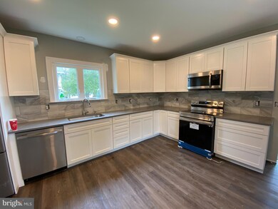 121 S 10th St, Quakertown, PA 18951 - photo 3