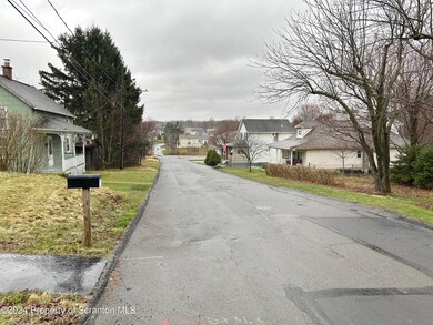 426 2nd St, Eynon, PA 18403 - photo 2