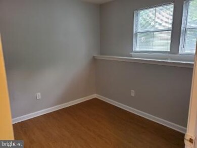 3512 Cherry Hill Ct, Beltsville, MD 20705 - photo 2