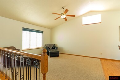 1140 Heron Dr, Mankato, MN 56001 - photo 5