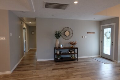 1207 Bayou Oak Dr, Friendswood, TX 77546 - photo 2