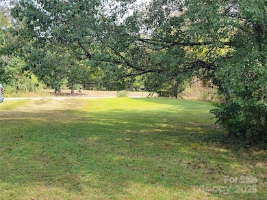 1004 Pine Mountain Rd, Hudson, NC 28638 - photo 4