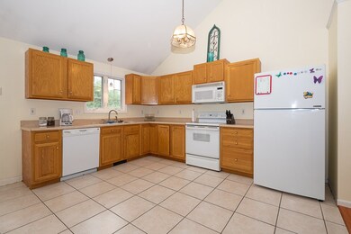 642 Charlton St, Southbridge, MA 01550 - photo 2