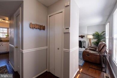 5302 Hampton Forest Way, Fairfax, VA 22030 - photo 4