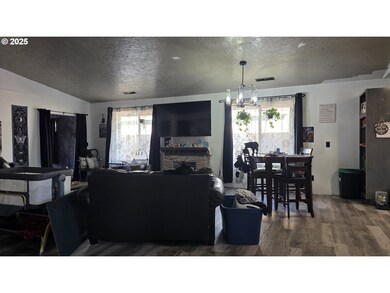 676 58th St, Springfield, OR 97478 - photo 7