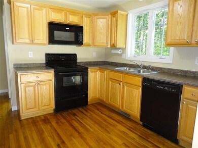 53 Seaverns Bridge Rd, Amherst, NH 03031 - photo 7