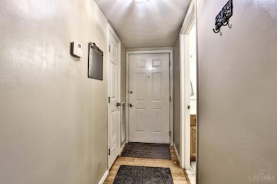 9940 Regatta Dr, Cincinnati, OH 45252 - photo 4