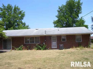 205 Half Moon St, Lincoln, IL 62656 - photo 2