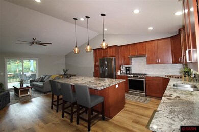 17 Village Ln, New Ulm, MN 56073 - photo 2