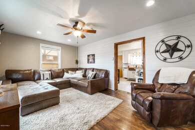 5_Living-Room_1800x1200_3599763