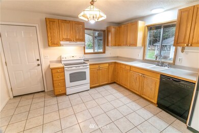 8912 Mulberry Ct SE, Yelm, WA 98597 - photo 7