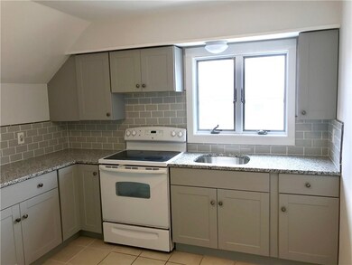 32 Rhode Island Ave unit 3, Newport, RI 02840 - photo 6