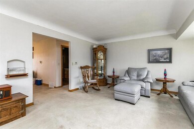 156 17th St SW, Cedar Rapids, IA 52404 - photo 7