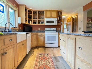 928 Rocky Ridge Rd, Saint Johnsbury, VT 05819 - photo 5