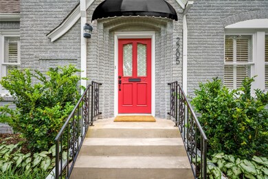 Welcome to 2205 North Boulevard