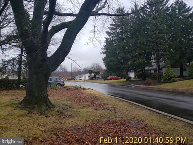 905 Rozel Ave, Southampton, PA 18966 - photo 3