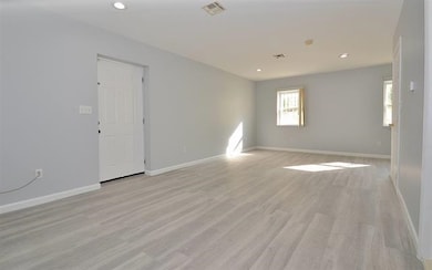 115 Oxford Ave unit G, Jersey City, NJ 07304 - photo 2