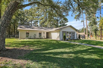 02-109 Dickson Dr