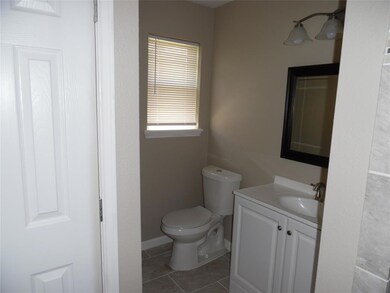 644 Willow St, Hurst, TX 76053 - photo 5