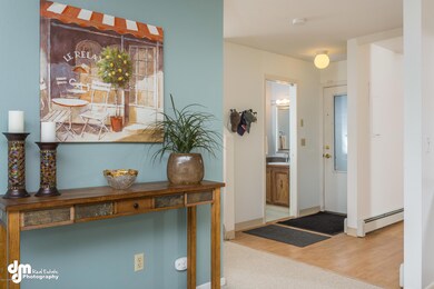 Entryway 8949-FULL
