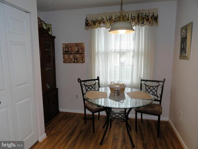 18818 Sky Blue Cir, Germantown, MD 20874 - photo 7