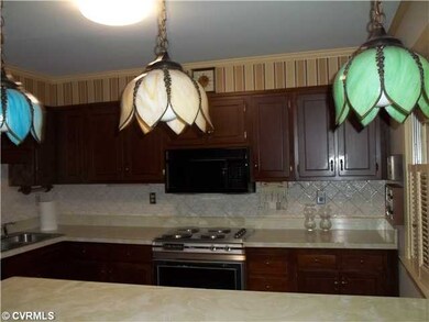 Cafeteria/Kitchen