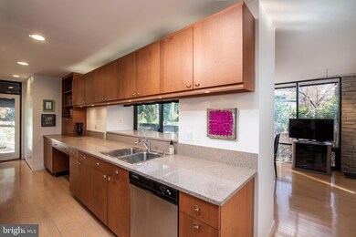 2114 Mason Hill Dr, Alexandria, VA 22306 - photo 6