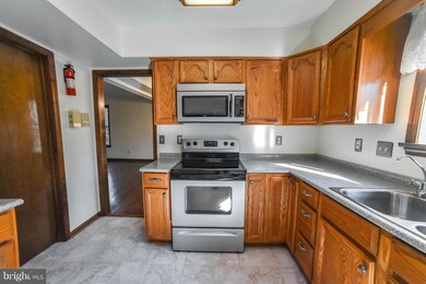 23330 Holly Hill Ln, California, MD 20619 - photo 7