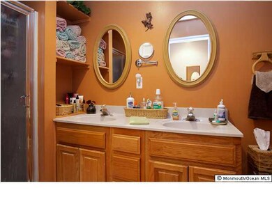 18 Gladiola Dr, Howell, NJ 07731 - photo 5