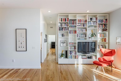 1454 Townsend St unit 403, Detroit, MI 48214 - photo 2