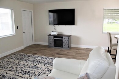 221 Norwich J, West Palm Beach, FL 33417 - photo 6