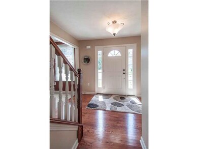 Entry/Foyer.
