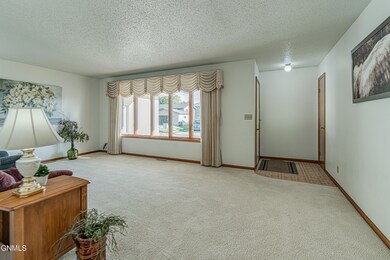 1002GovernorLn10623_0002