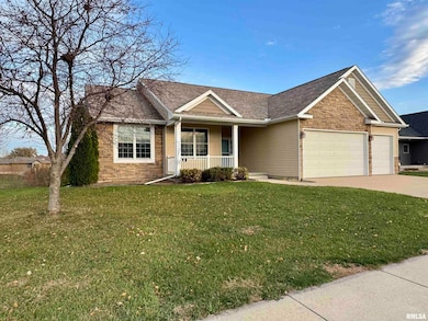 6 Blackstone Ct, Bettendorf, IA 52722 - photo 2