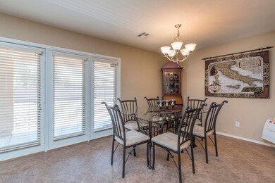 6) DINING AREA
