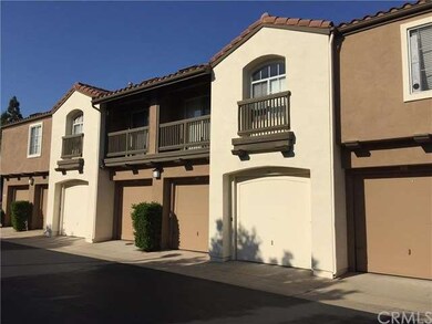 Single Garage in Back with Remote.