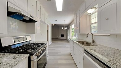 2000 Memphis Dr, Bedford, TX 76022 - photo 7