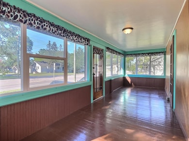 713 E Pine St, Eagle River, WI 54521 - photo 4