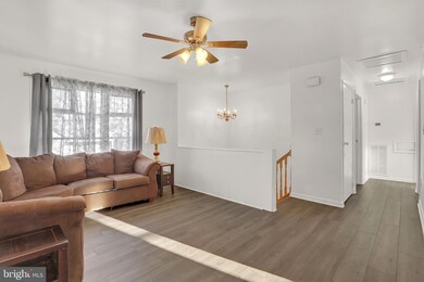 8 E Manor Ave, Enola, PA 17025 - photo 3