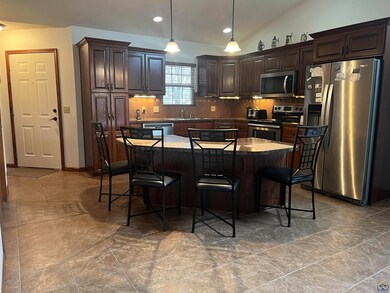 3320 SW Lajolla Rd, Topeka, KS 66614 - photo 4