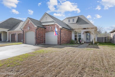 407 Dunvegan Ct-1